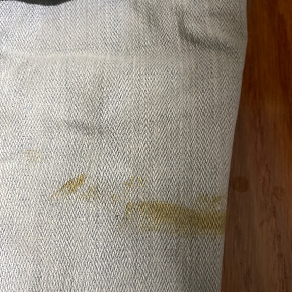 Levi’s light wash shorts - Picture 3 of 10